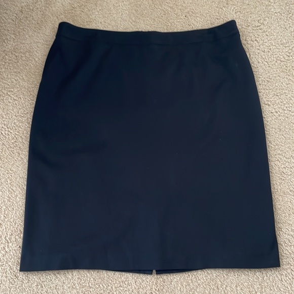 DKNY Black Midi Skirt. - Picture 13 of 13